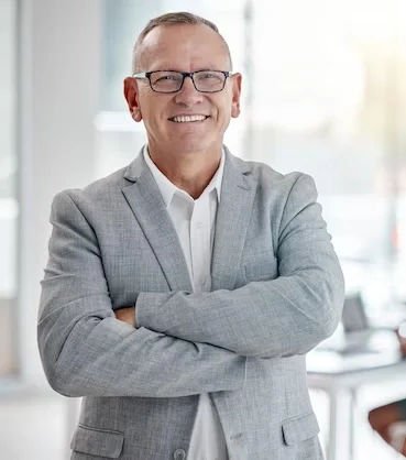 marketing man standing in office freelance digital marketing expert in qatar